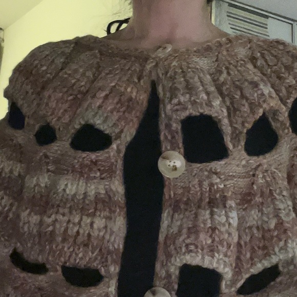 Hand knitted heavy cape/shawl - Picture 7 of 8